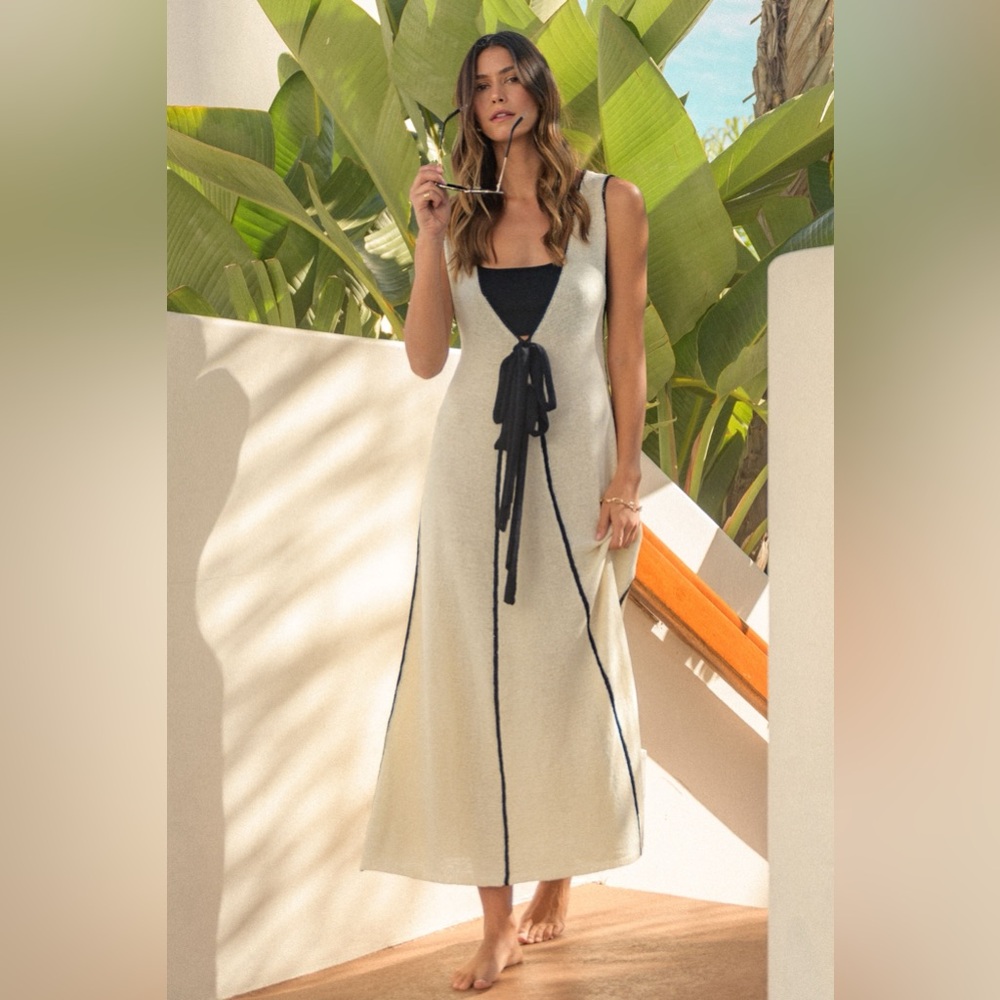 Elegant Cream Maxi Dress with Black Accents preloved